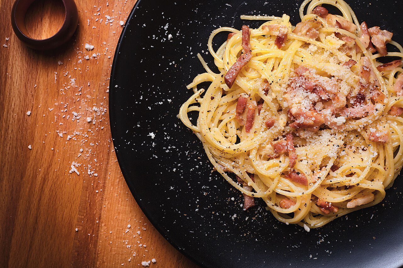 Carbonara: Sejarah, Asal Usul, dan Resepi Hidangan Pasta Ikonik Itali
