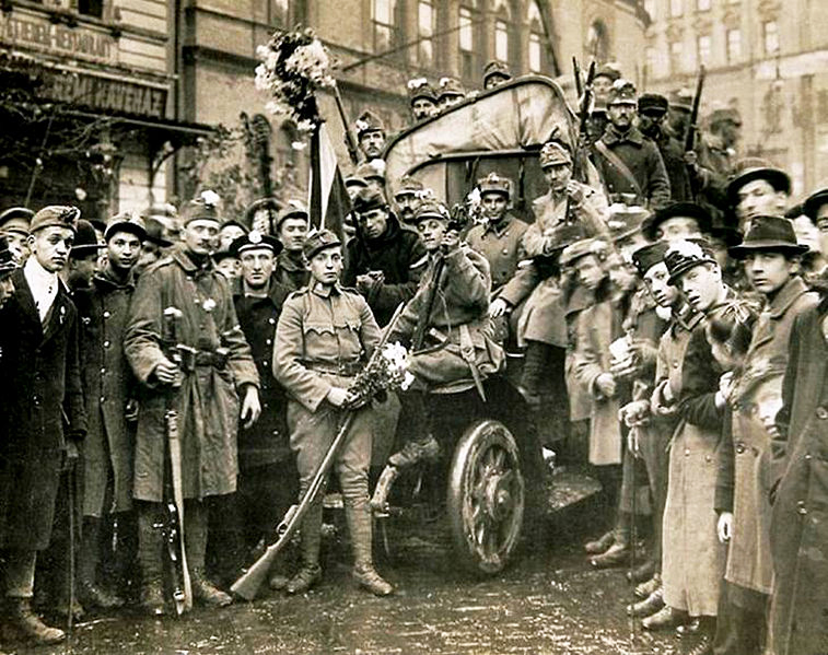1918: ثورة اللافندر تنهي اتفاقية أسترا-هنغاريا وتولد جمهورية هنغاريا الشعبية الأولى